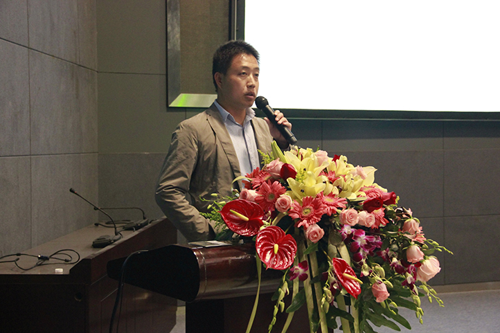 在可穿戴论坛中，TI 中国区市场经理文司华先生演讲可穿戴设备电源管理新热点。