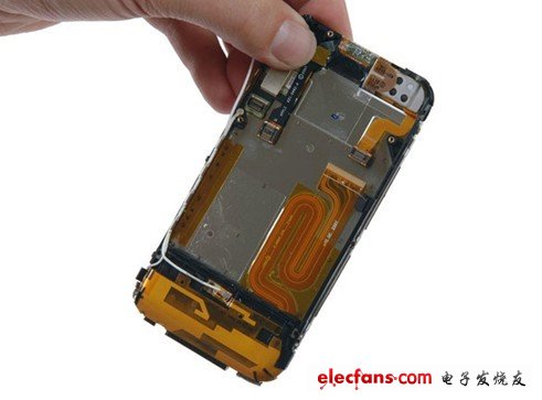 移调逻辑板和电池的iPhone的外观