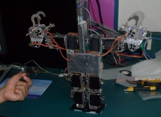 人形机器人制作秘籍 全面还原DIY制作过程