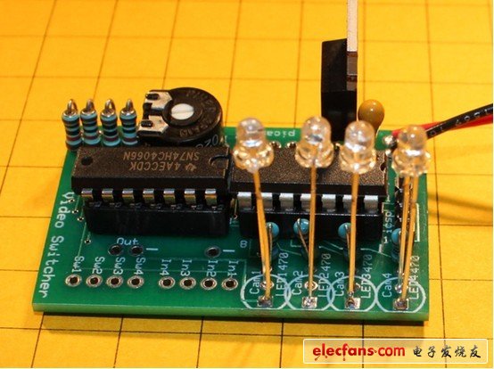 对于板外的连接，焊接RCA接口的线到板上的IN1-IN4，透过它可以传送摄像头信号