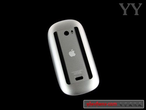 苹果Magic Mouse无线鼠标底部 - 极致工艺无线