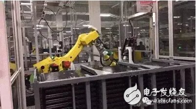 探秘特斯拉Gigafactory:满是机器人的超级电池