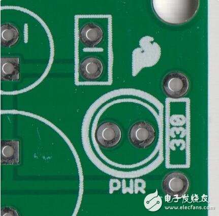 在電子行業有一個關鍵的部件叫做PCB（printed circuit board，印刷電路板）。這是一個太基礎的部件，導致很多人都很難解釋到底什么是PCB。這篇文章將會詳細解釋PCB的構成，以及在PCB的領域里面常用的一些術語。