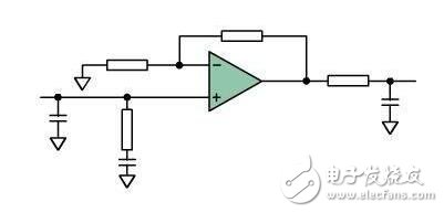 对于不含阻尼二极管的IGBT管，由于三个电极间的正反向电阻均为无穷大，故不能用此法判断。一般地，可从外形上识别IGBT各电极的名称，标注型号的一面对着观察者，引脚向下，从左至右依次为栅极、集电极和发射极。