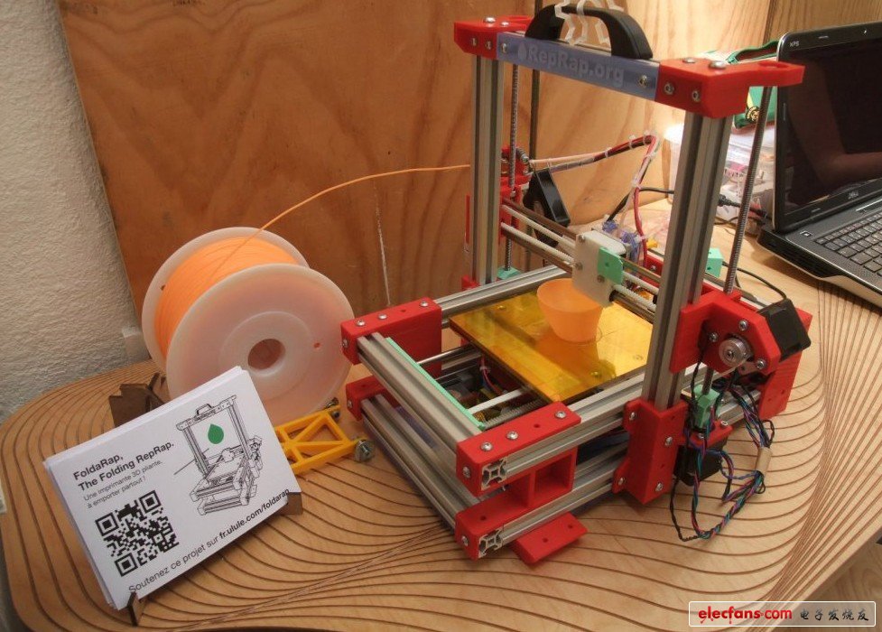 国外80后牛人打造创意便携式3D打印机（图文）