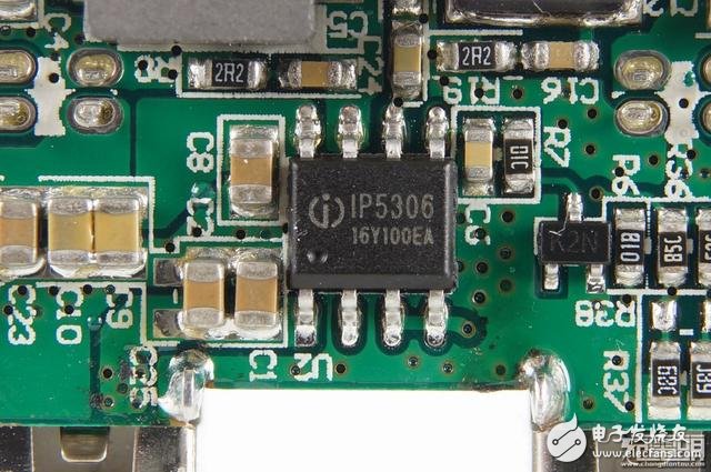 犬年呆萌来袭,摩米士秋田犬MOMAX IP61 9000mAh移动电源开箱拆解