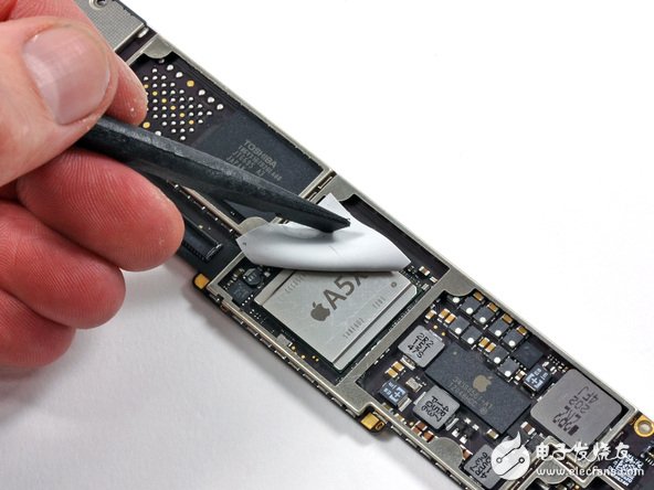 最新iPad 3拆解图 电池体积增大70%