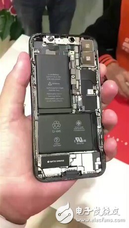 iPhone X初步拆解：电池居然是两块